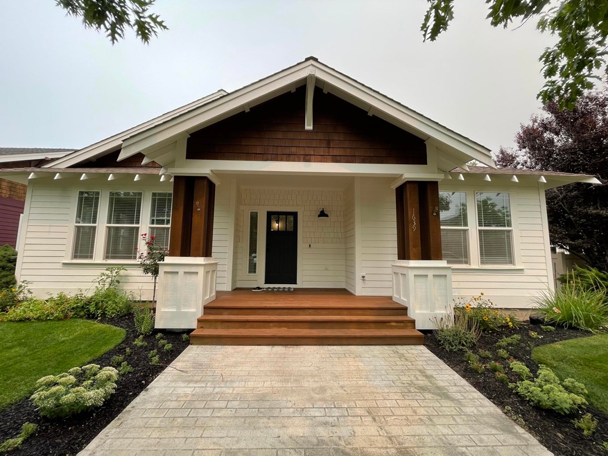 1639 NW Jackpine Ave, Redmond, OR 97756 - photo 1