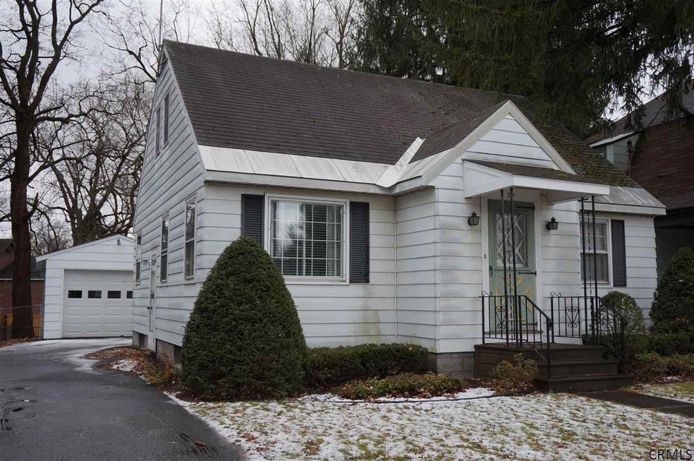 212 N Ten Broeck St, Schenectady, NY 12302 - photo 1