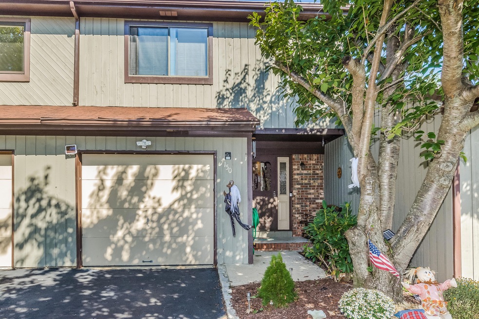 002-photo-front-view-6441334