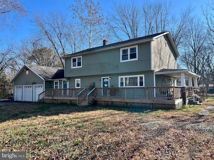 320 Cedar Ave, Colonial Beach, VA 22443 - photo 1