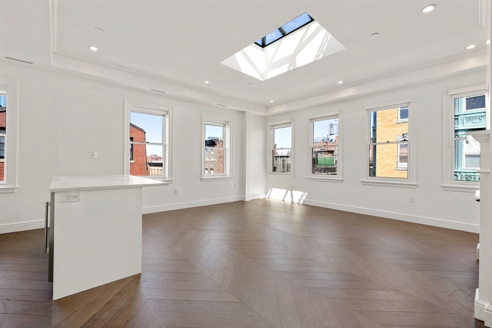 112 Myrtle St unit 1, Boston, MA 02114 - photo 1