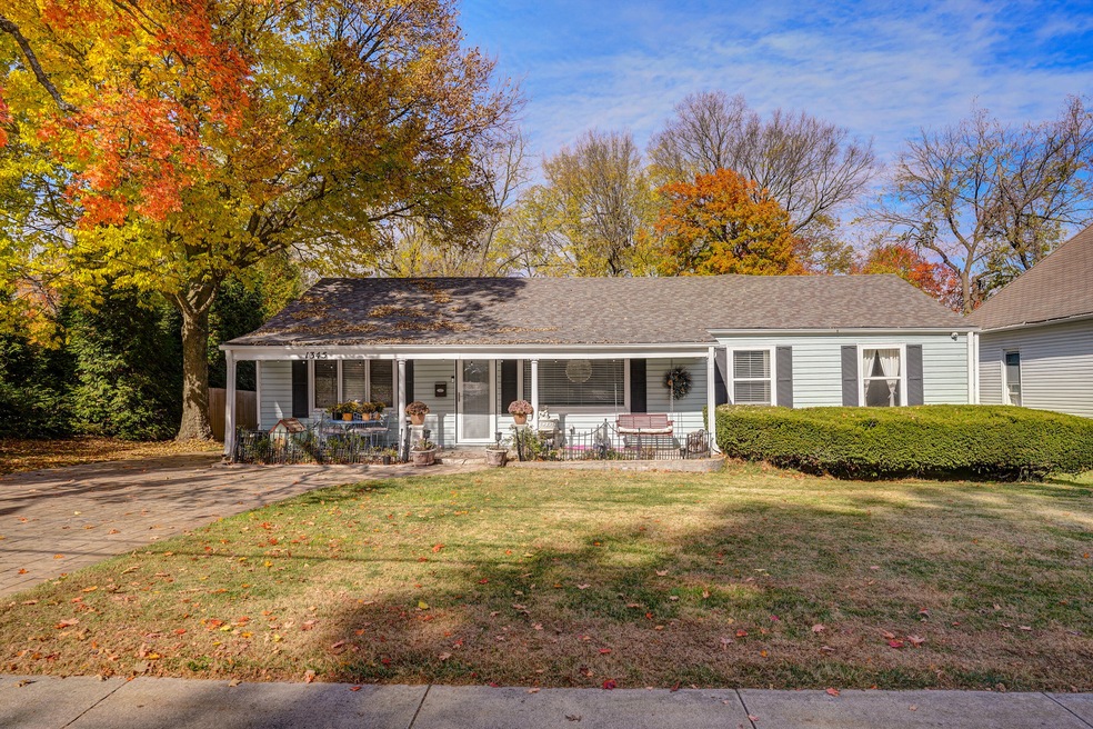 1345 E Walnut St-10