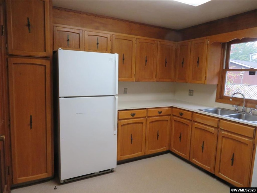 2150 SE Thompson St, Corvallis, OR 97333 - photo 1