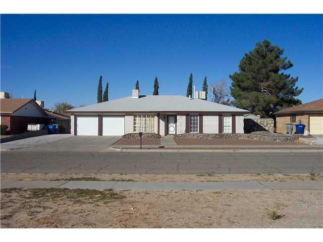 1825 Octubre Dr, El Paso, TX 79935 - photo 1