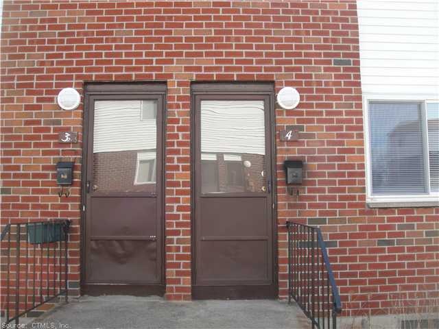 137 Fillmore St unit 137-4, Waterbury, CT 06705 - photo 1