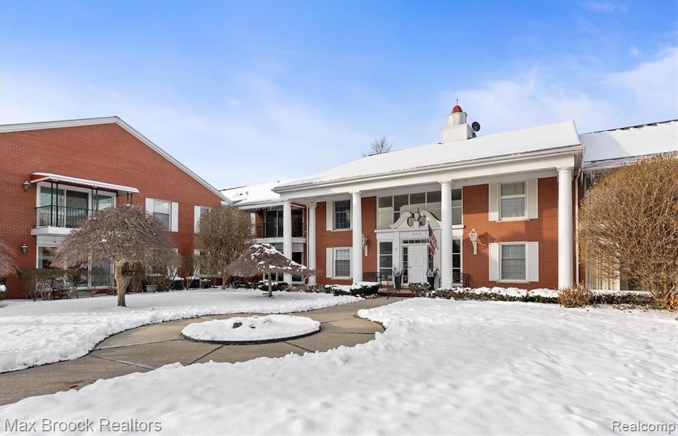 19710 W 13 Mile Rd, Beverly Hills, MI 48025 - photo 1