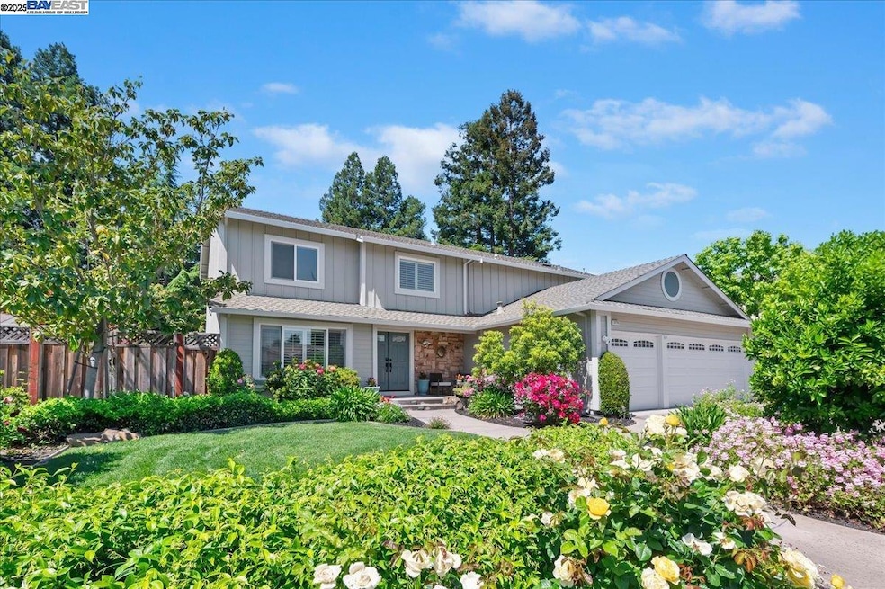 Sold $2,320,000 • Co-Listing Agent