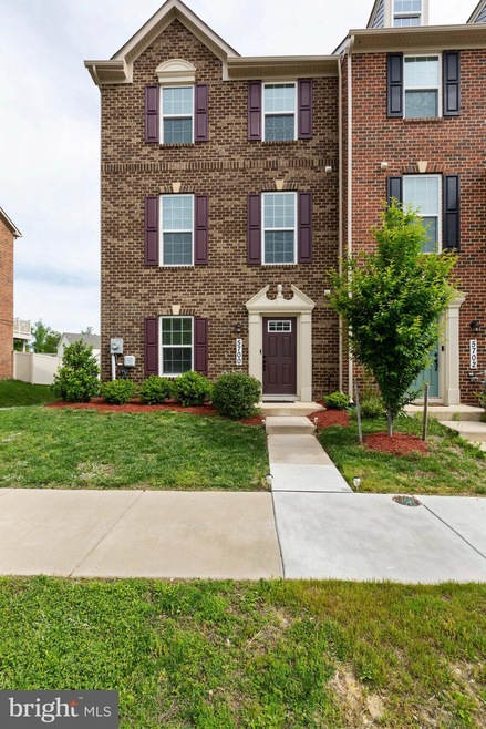 5700 River Shark Ln, Waldorf, MD 20602 - photo 1