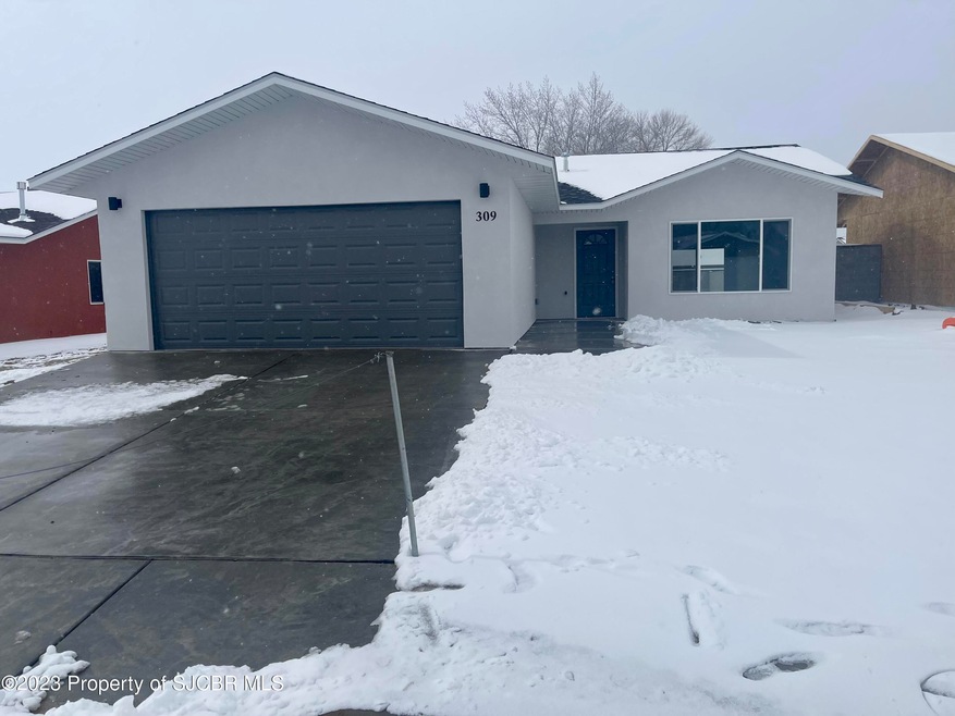 309 Valle Bonita Dr, Farmington, NM 87401 - photo 1