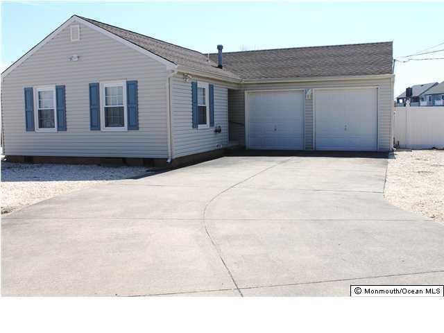 50 Topsail Ct, Bayville, NJ 08721 - photo 1