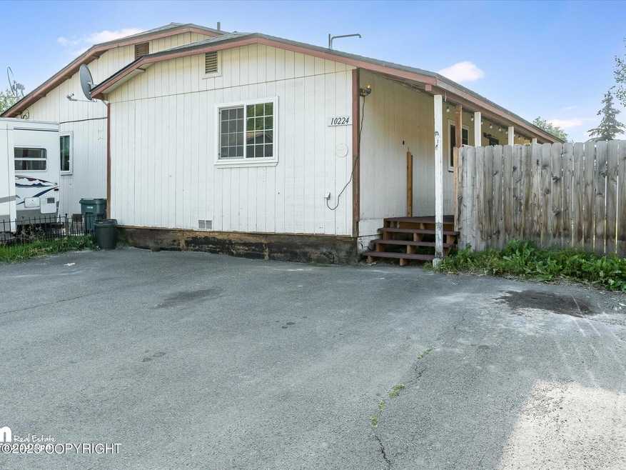 01-Front Exterior_ELI09552