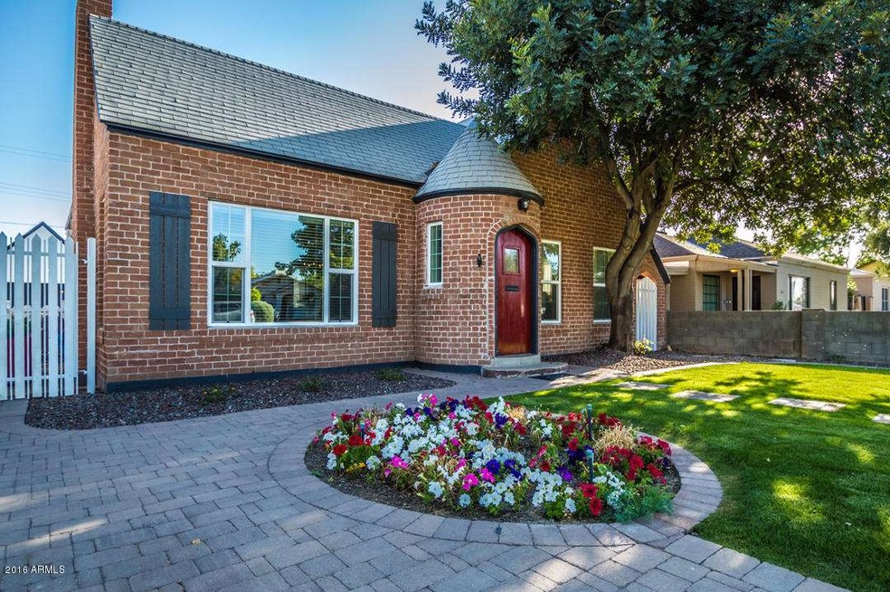 1525 E Granada Rd