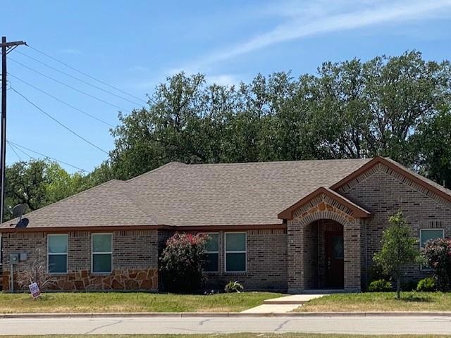 1102 Cherokee St, Weatherford, TX 76086 - photo 1