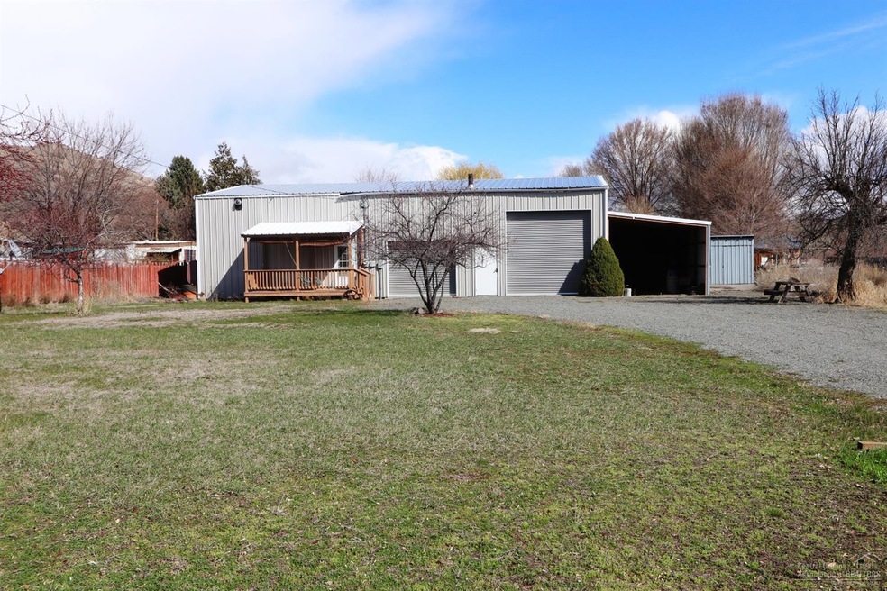 510 S Ingle St, Mount Vernon, OR 97865 - photo 1