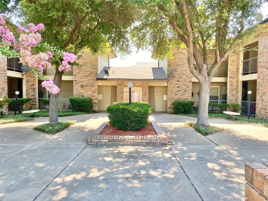 222 N Center St unit 103, Grand Prairie, TX 75050 - photo 1
