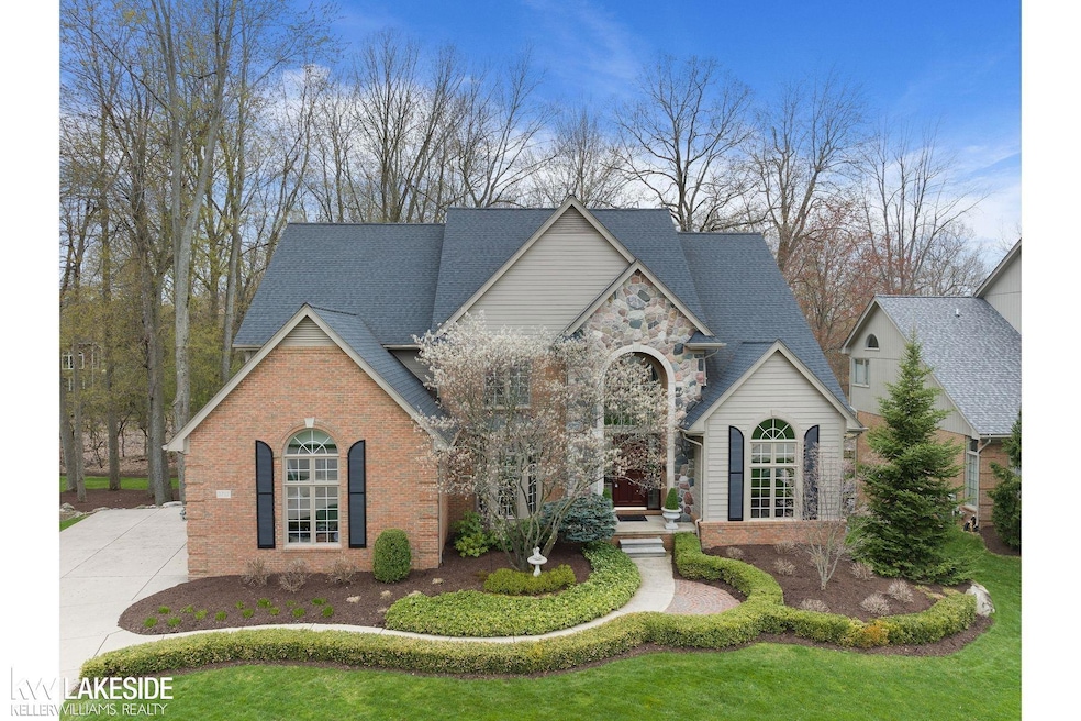 3717 Newcastle Dr, Rochester Hills, MI 48306 - photo 1