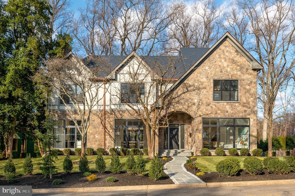 5045 Overlook Rd NW, Washington, DC 20016 - photo 1