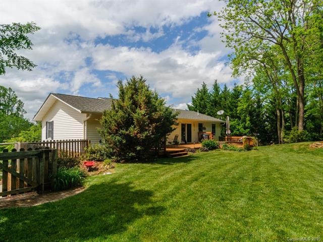 8 Fieldcrest Cir, Asheville, NC 28806 - photo 1