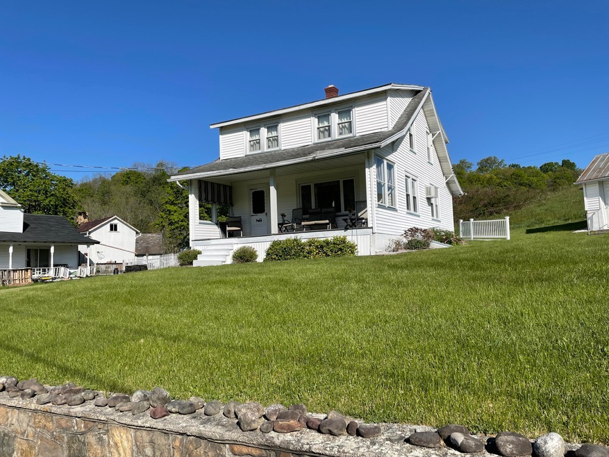 863 Kunkletown Rd, Saylorsburg, PA 18353 - photo 1