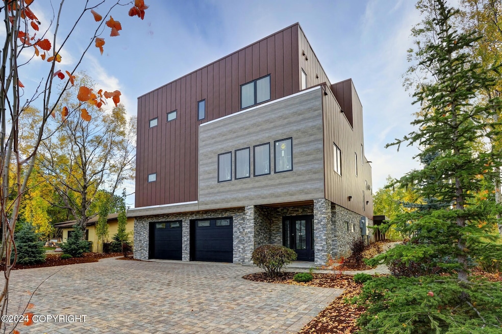 Welcome to 5112 Shorecrest Drive