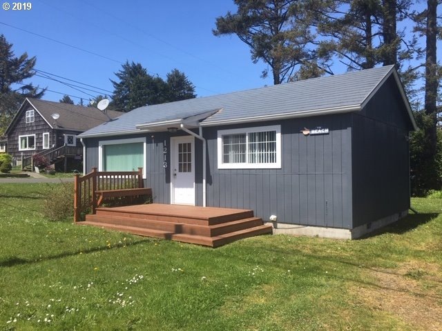 1213 SW 12th St, Lincoln City, OR 97367 - photo 1