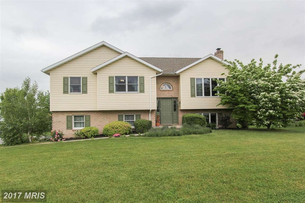 759 Cresson Dr, Chambersburg, PA 17202 - photo 1