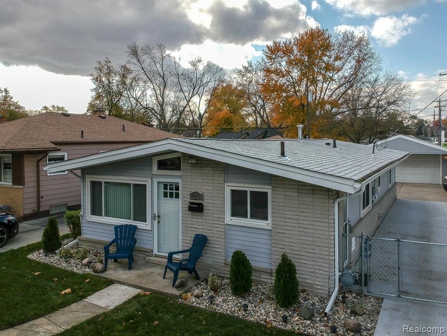 Front of house 4.jpg