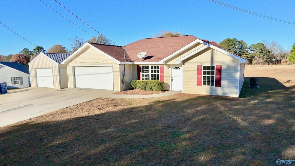 6120 Cox Gap Rd, Boaz, AL 35956 - photo 1