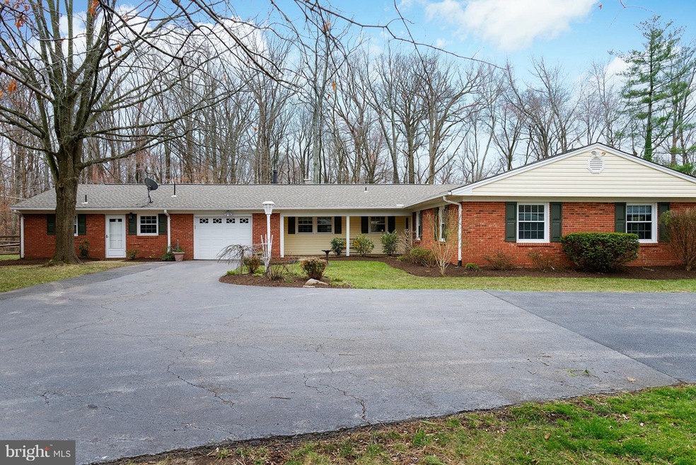 12931 Point Pleasant Dr, Fairfax, VA 22033 - photo 1