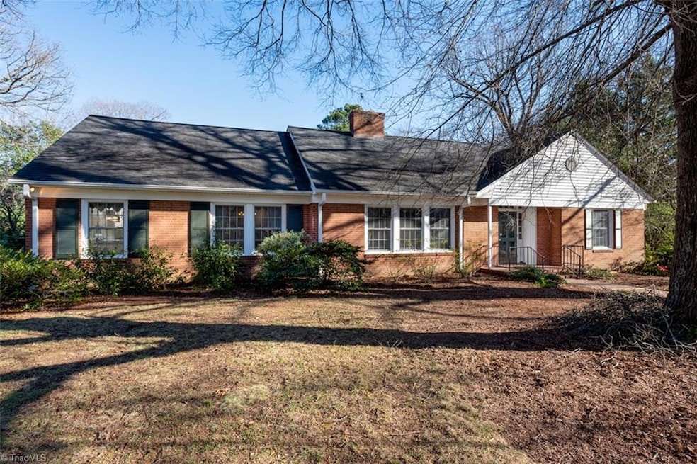 720 Oakmont Dr, Asheboro, NC 27205 - photo 1