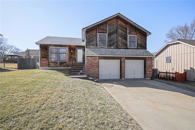 4826 Perry Ln, Shawnee, KS 66203 - photo 1