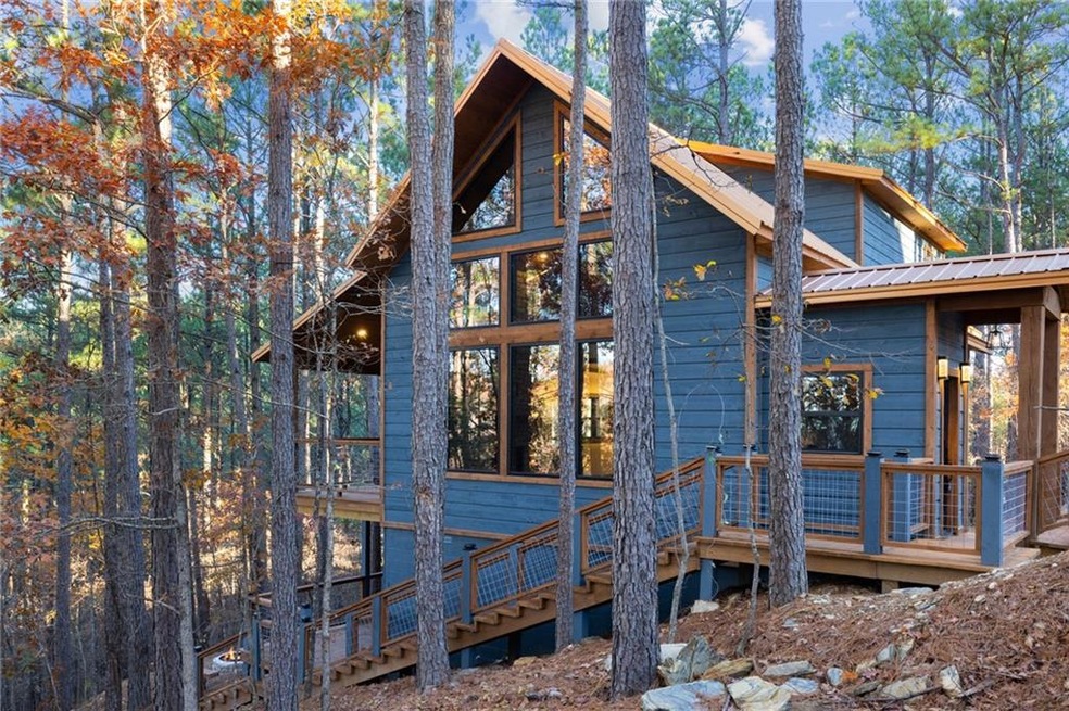 Gorgeous cabin nestled in the woods