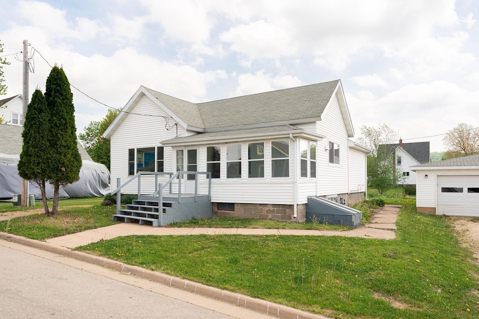 214 N Turner Ave Viola-09735
