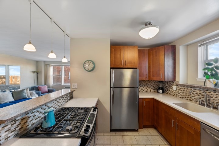 Skyview on the Hudson unit 9X, Bronx, NY 10471 - photo 1