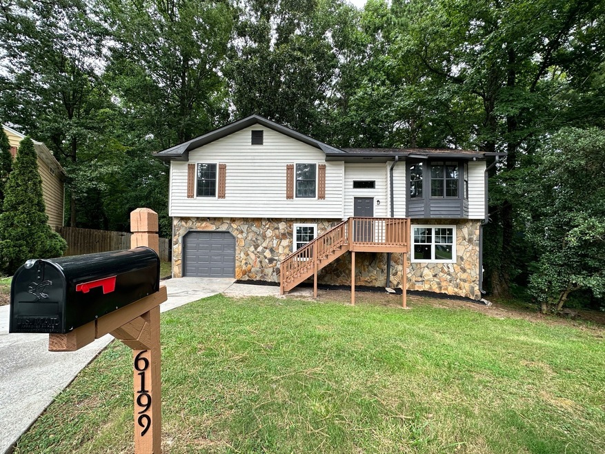 6199 Hyde Park Ln, Lithonia, GA 30058 - photo 1