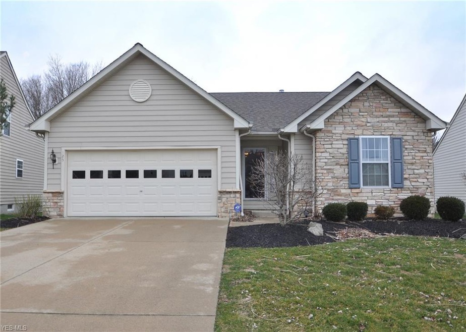 125 Cobblestone Ct, Berea, OH 44017 - photo 1