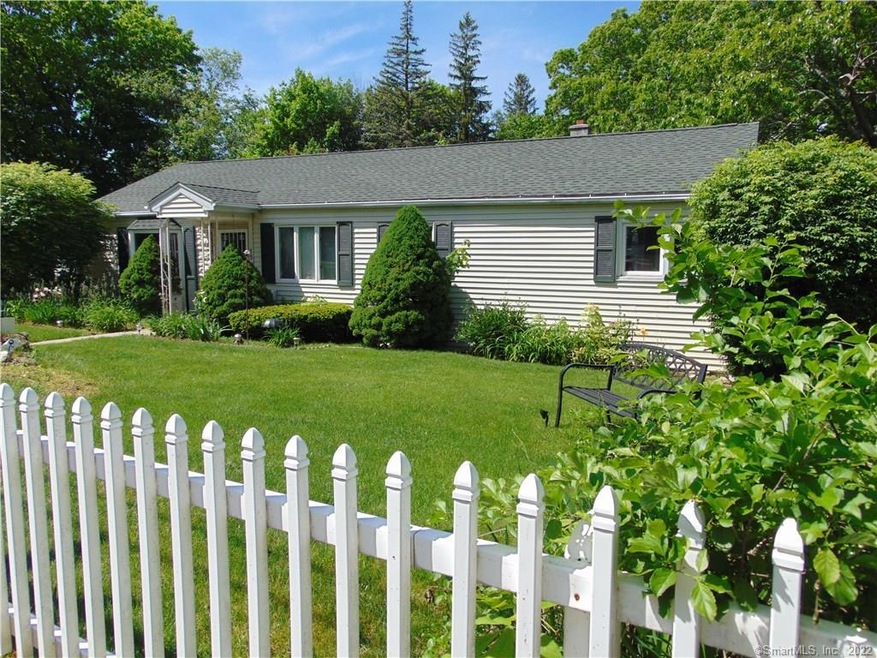 15 Williamson Dr, Waterbury, CT 06710 - photo 1