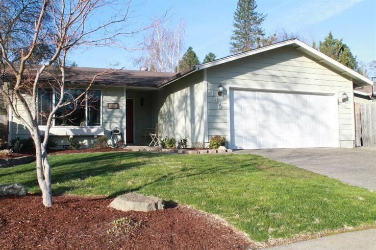 196 Southridge Way, Grants Pass, OR 97527 - photo 1