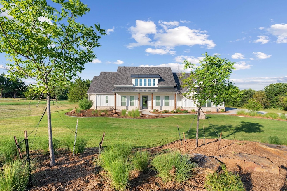 1045 Stagecoach Ranch Dr, Weatherford, TX 76085 - photo 1