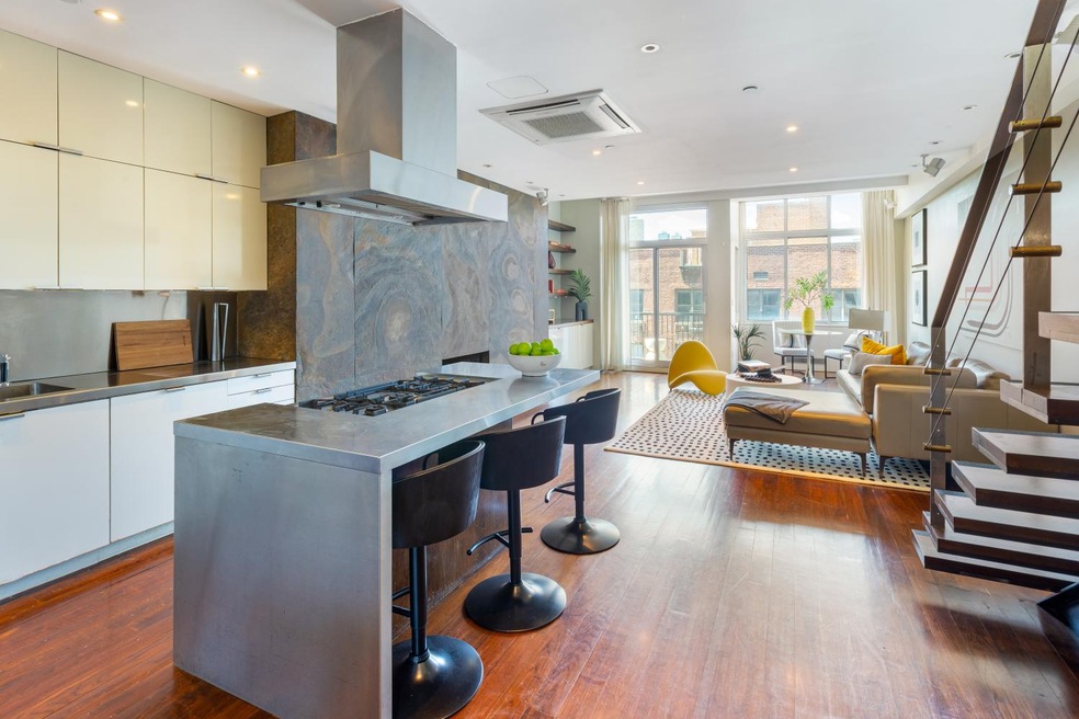 312 E 22nd St unit PHC, New York, NY 10010 - photo 1