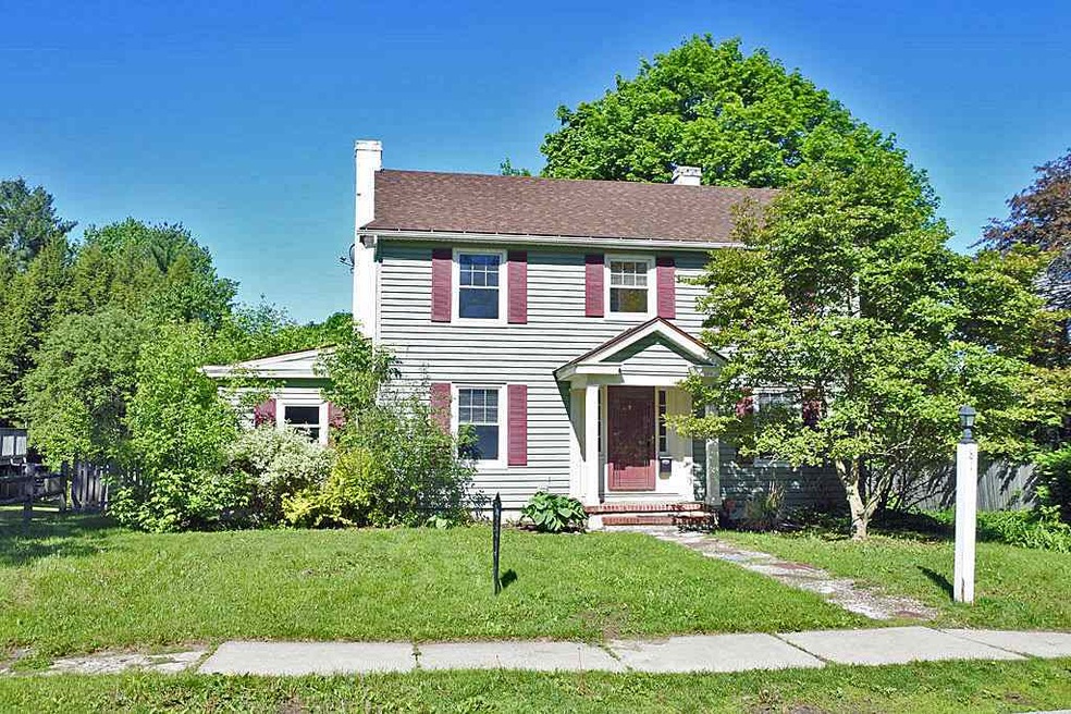 81 Davis St, Rutland, VT 05701 - photo 1