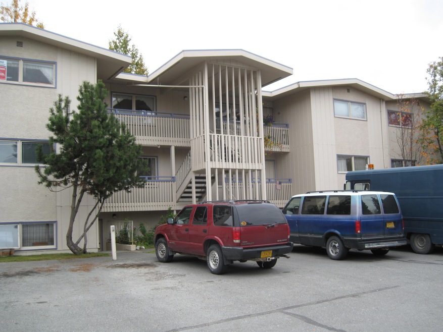 816 W 23rd #3 Bldg Front