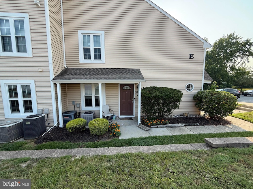 735 Sedgewick Ct unit 735, Sewell, NJ 08080 - photo 1