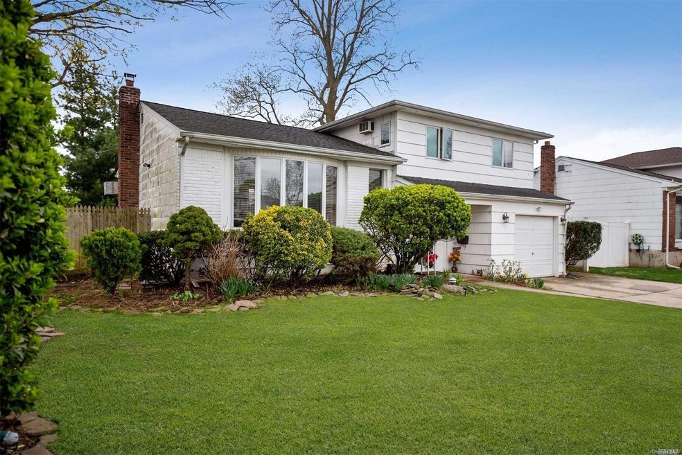 1297 Dale Ct, Seaford, NY 11783 - photo 1