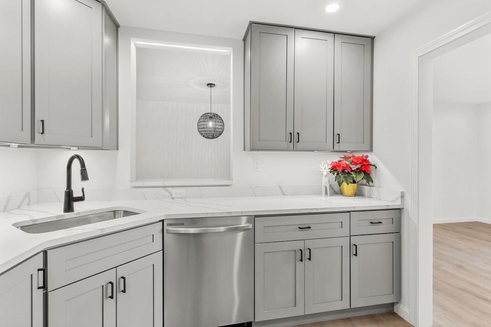 2 Scituate Place unit 1, MerriMacK, NH 03054 - photo 1