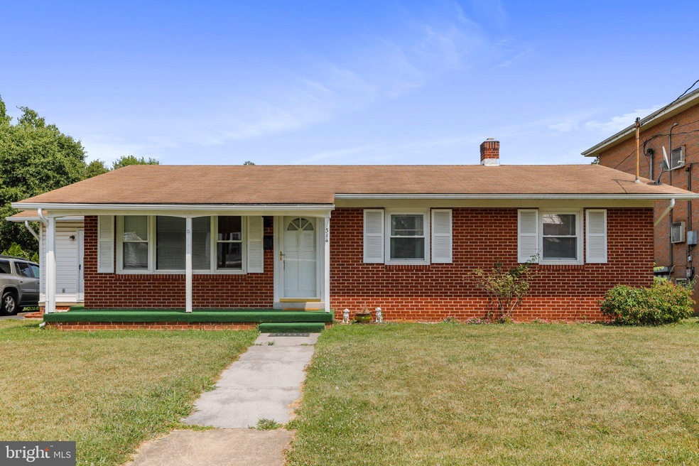 314 Cloud St, Front Royal, VA 22630 - photo 1