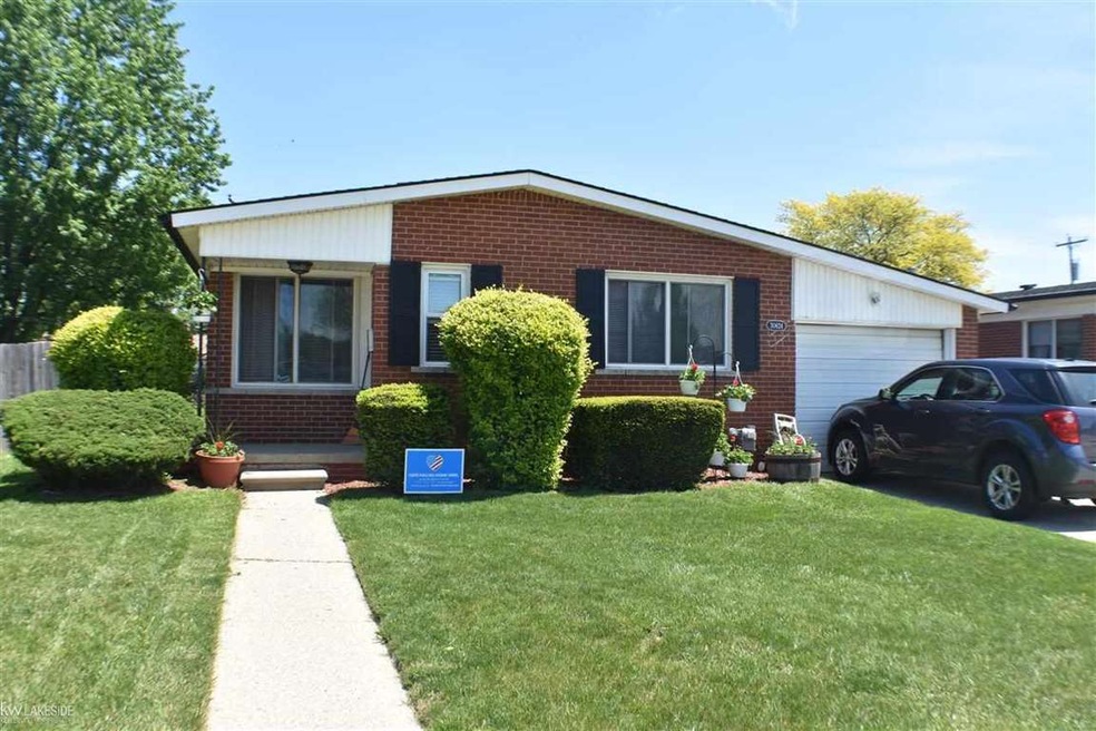 30624 Calahan Rd, Roseville, MI 48066 - photo 1