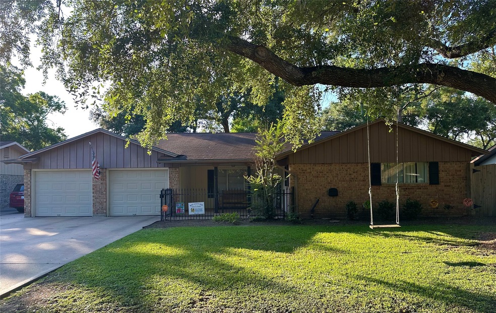 2901 Encino Ave, Bay City, TX 77414 - photo 1