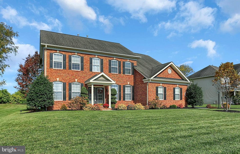 844 Shannon Dr N, Greencastle, PA 17225 - photo 1