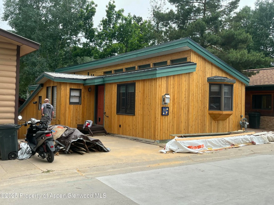 310 Oak Ln unit 310, Aspen, CO 81611 - photo 1